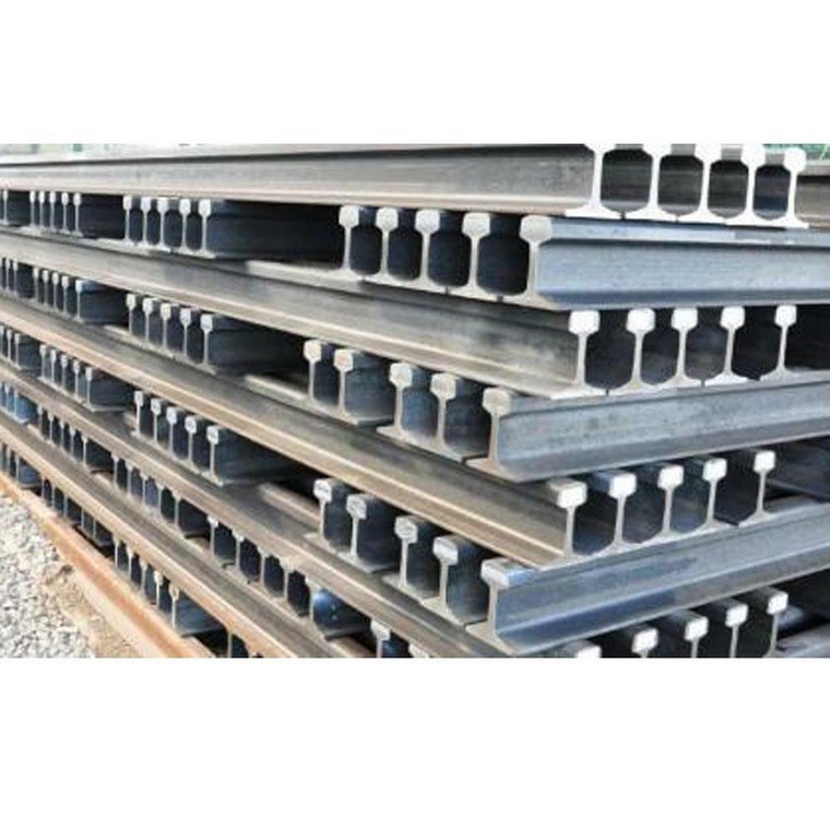 Difference between seam steel rails and seamless steel rails