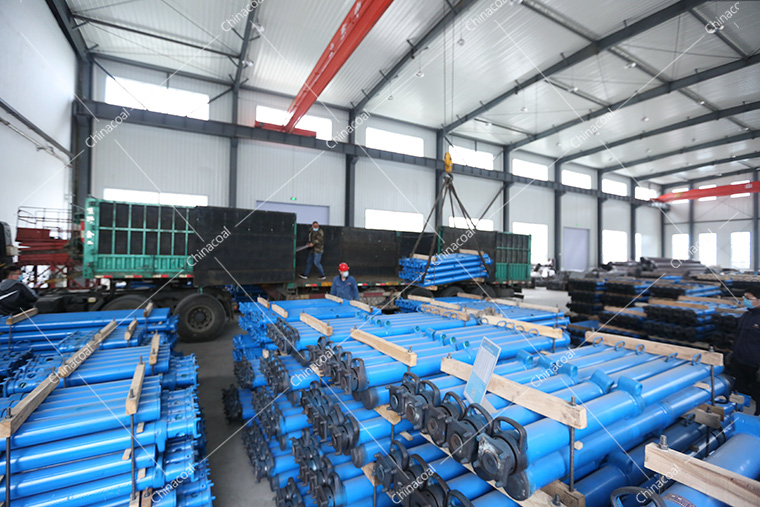 China Coal Group A Batch Hydraulic Props, Flatbed Truck, U-shaped Steel Bracket Sent To Nationwide Multiple Provinces