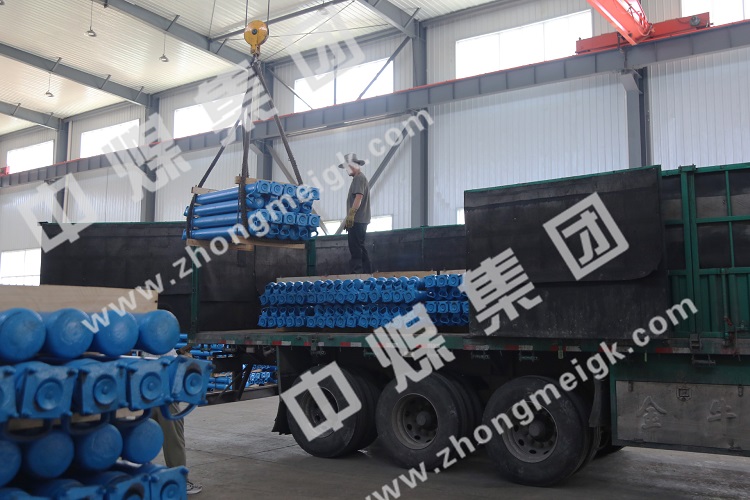 China Coal Group Sent A Batch Of Bucket Tipping Mine Car To Jiuquan, Gansu Province